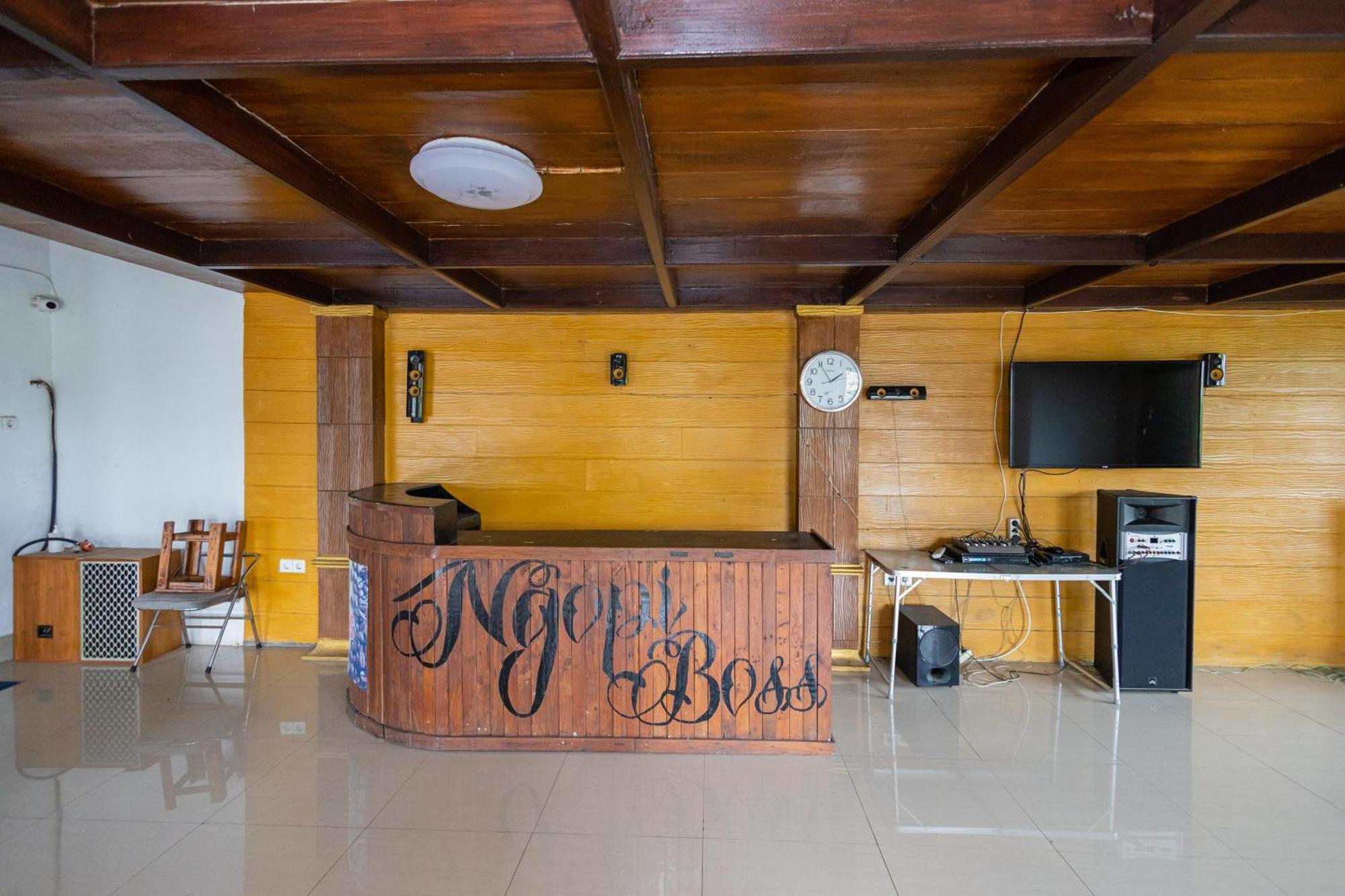 Reddoorz Syariah At Wisma Djokorio Poncokusumo Malang Esterno foto